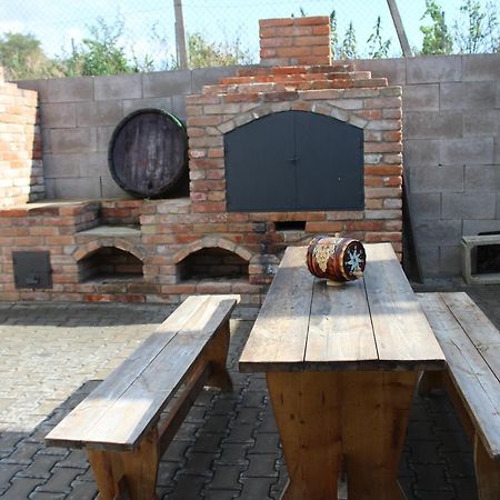 Vinarstvi Bician Apartment Vrbovec Luaran gambar