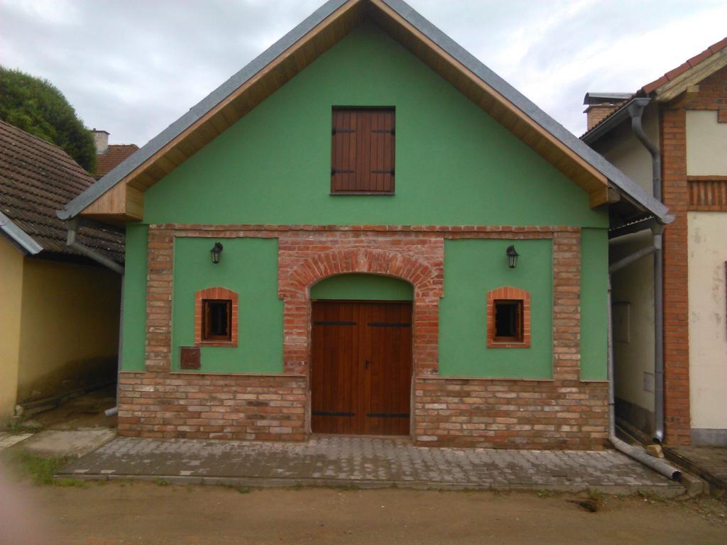 Vinarstvi Bician Apartment Vrbovec Luaran gambar